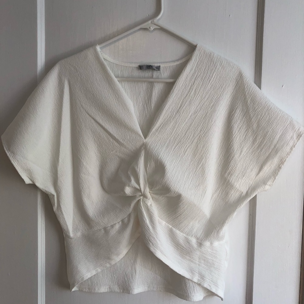 Cropped twist top